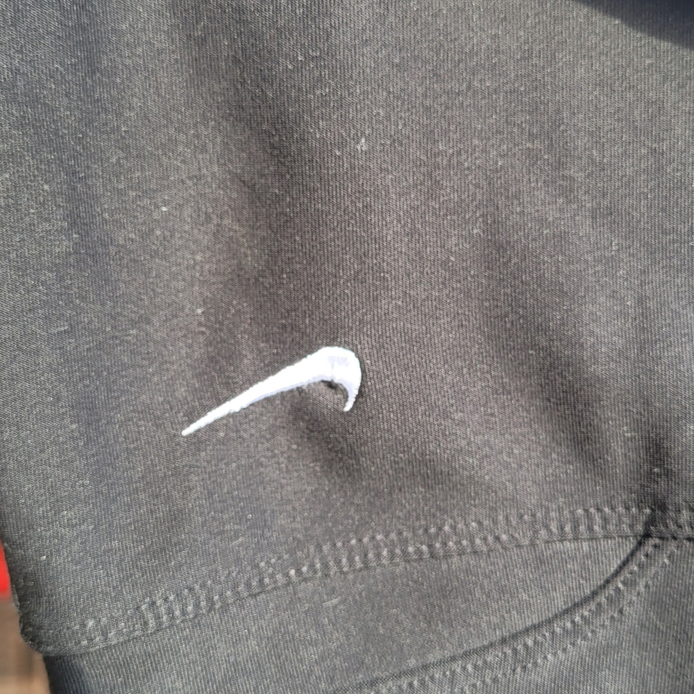 Nike Capris - Picture 3 of 11
